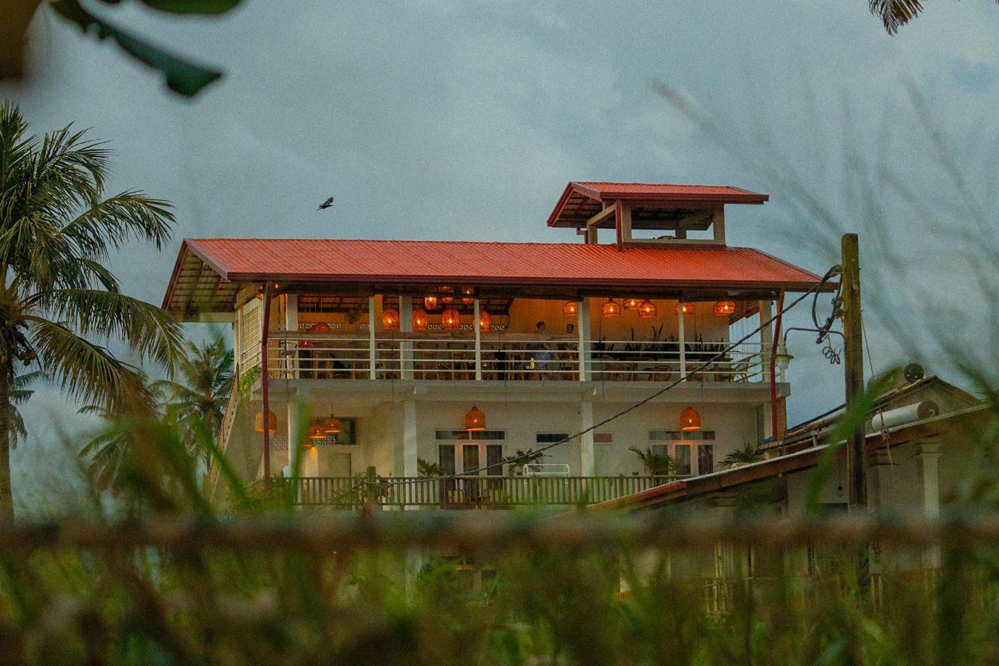Lucky'S Surf Camp Weligama Exterior foto