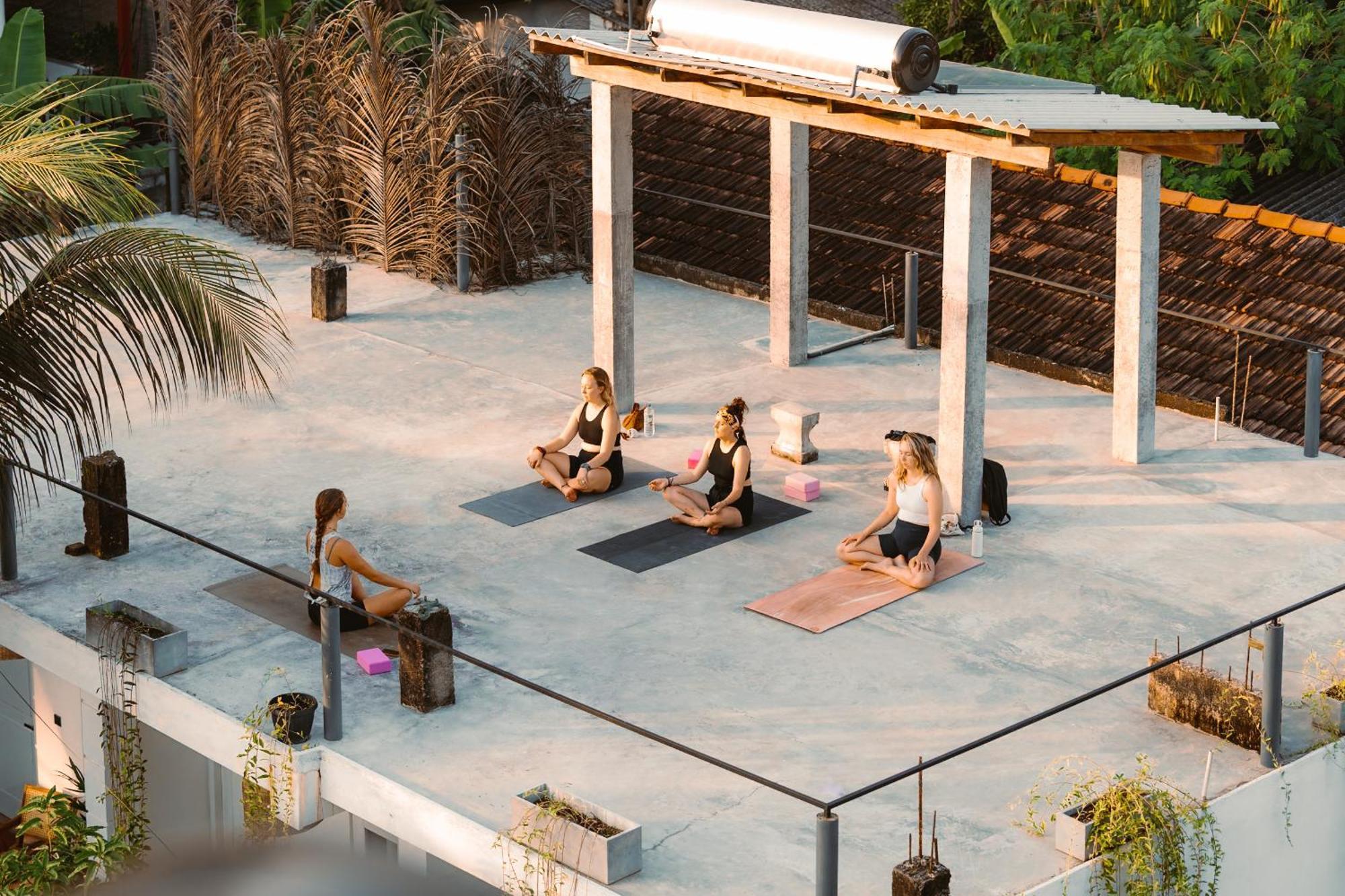 Lucky'S Surf Camp Weligama Exterior foto