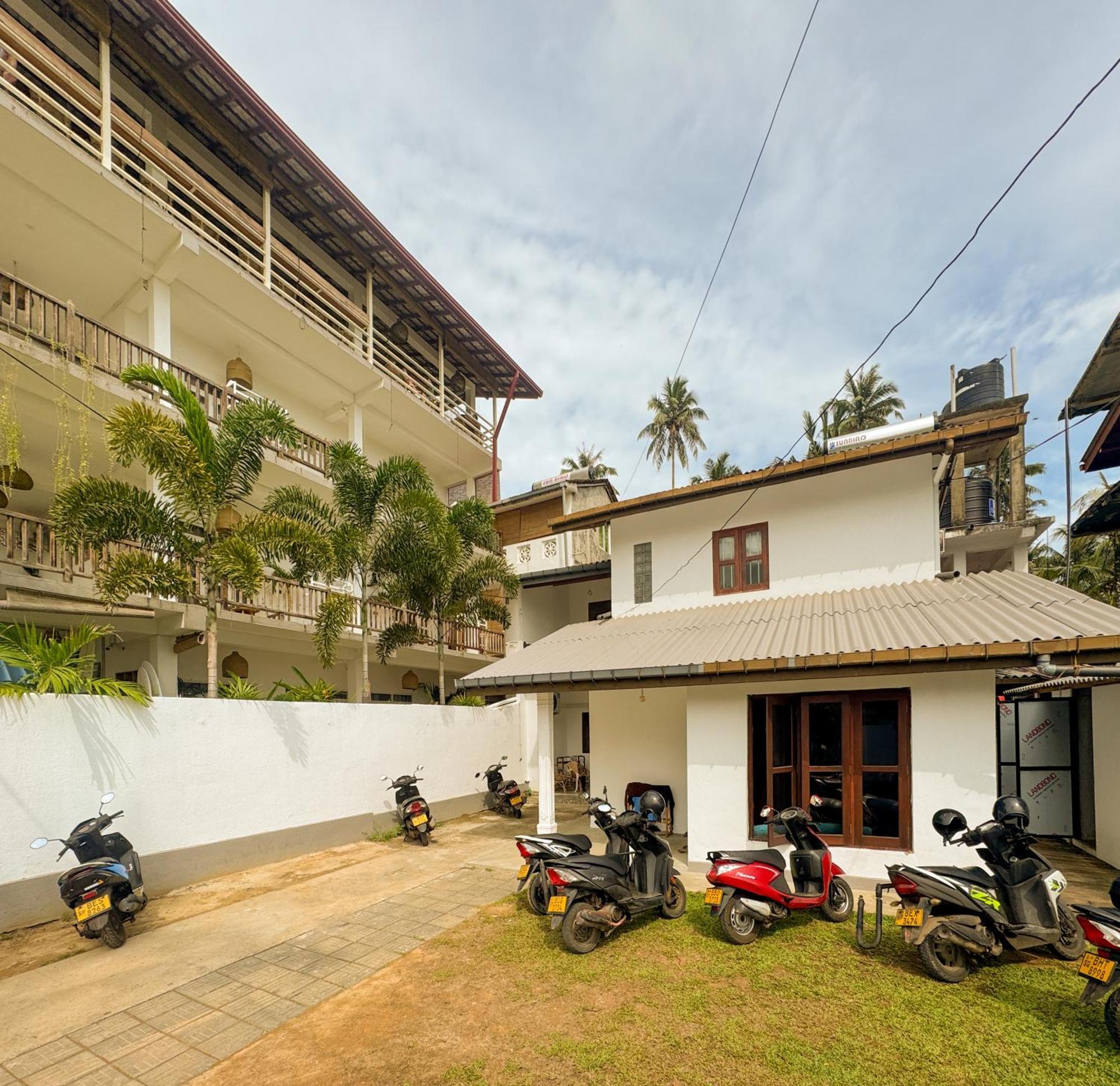 Lucky'S Surf Camp Weligama Exterior foto